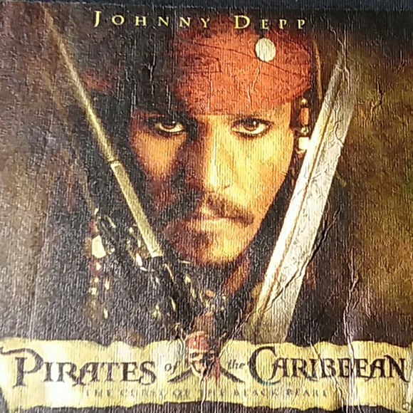 SOLD🆓Pirates of the Caribbean Shirt With Purchase of Pirates Light - Picture 3 of 3
